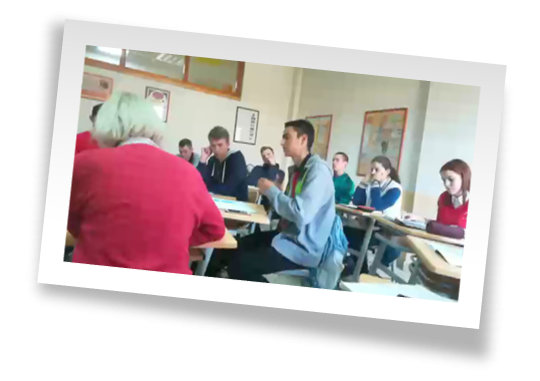 " CLT – poučavanje komunikacije i komuniciranja te upotrebu edukativnih online aplikacija u nastavi engleskog jezika"